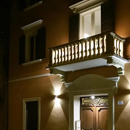 Vittorio Veneto 25 Pensionat Modena