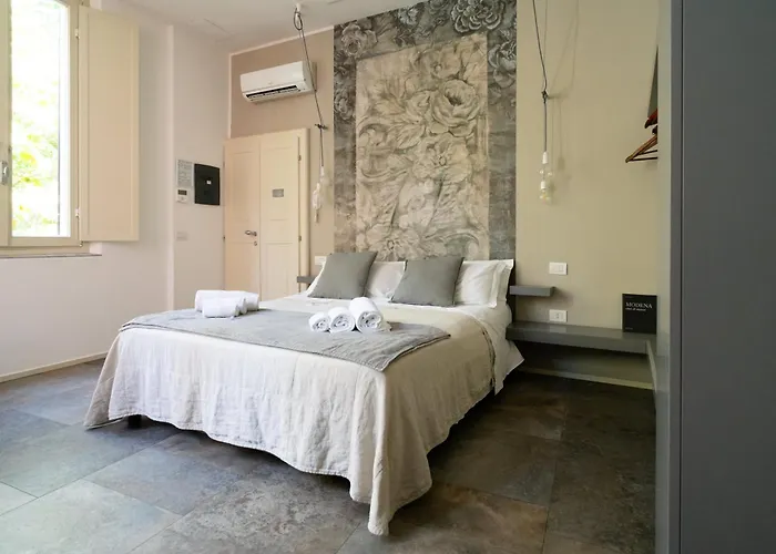 维托里奥威尼托25号旅馆 4* 摩德纳