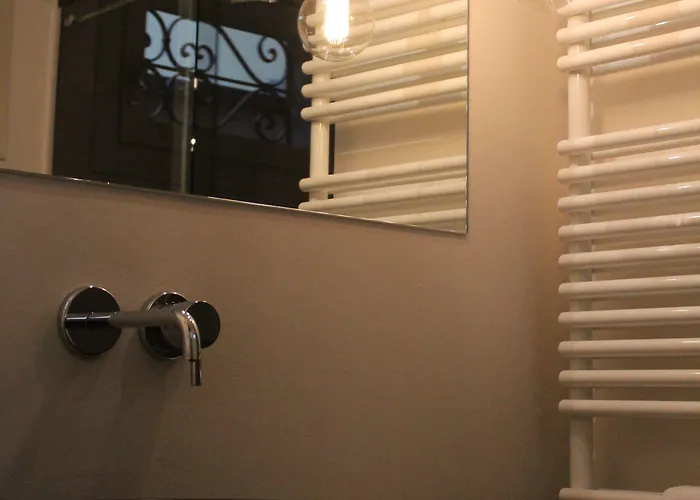 维托里奥威尼托25号旅馆 招待所 摩德纳