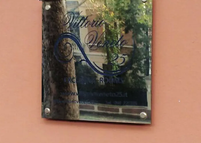 维托里奥威尼托25号旅馆 4*