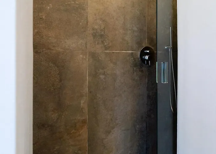 Vittorio Veneto 25 4* Modena